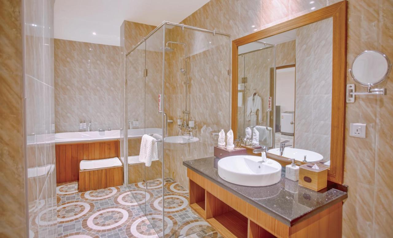 Sunset Palace View Suites Mandalay Eksteriør billede